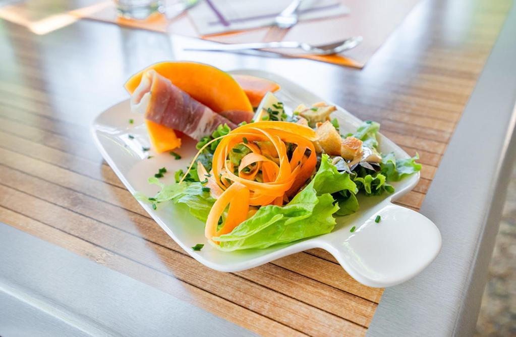 Logis Hotel- Hotel Restaurant Le Rialto Le Sequestre Kültér fotó
