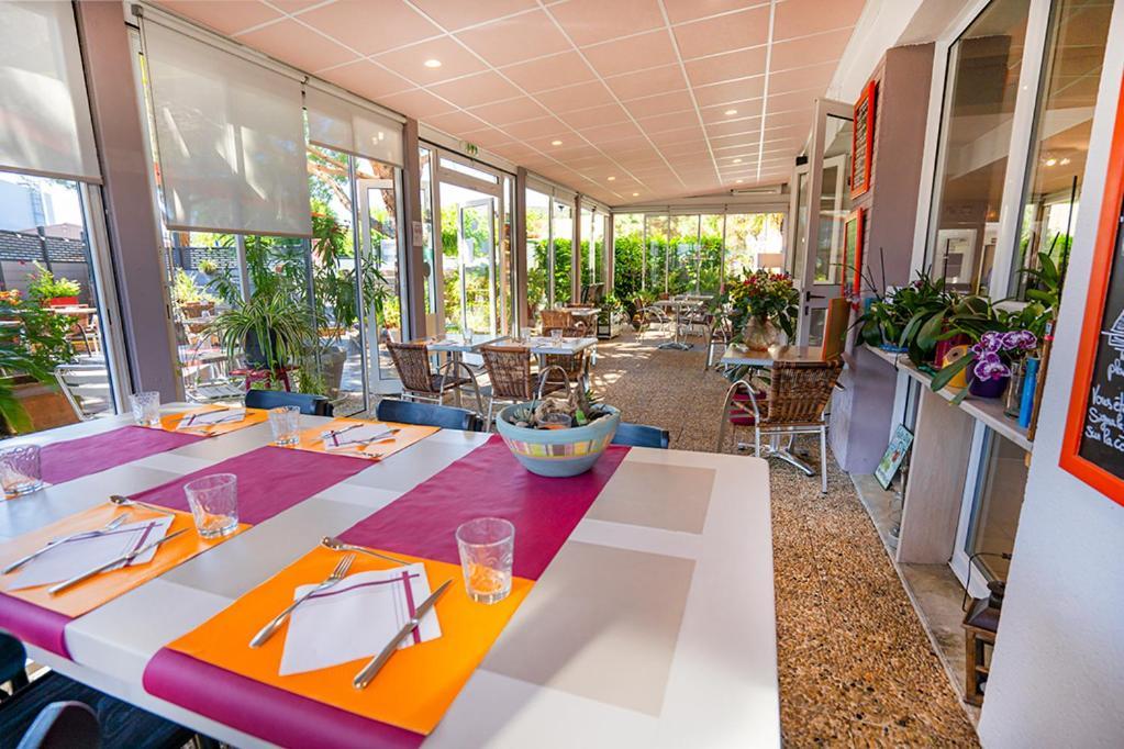 Logis Hotel- Hotel Restaurant Le Rialto Le Sequestre Kültér fotó