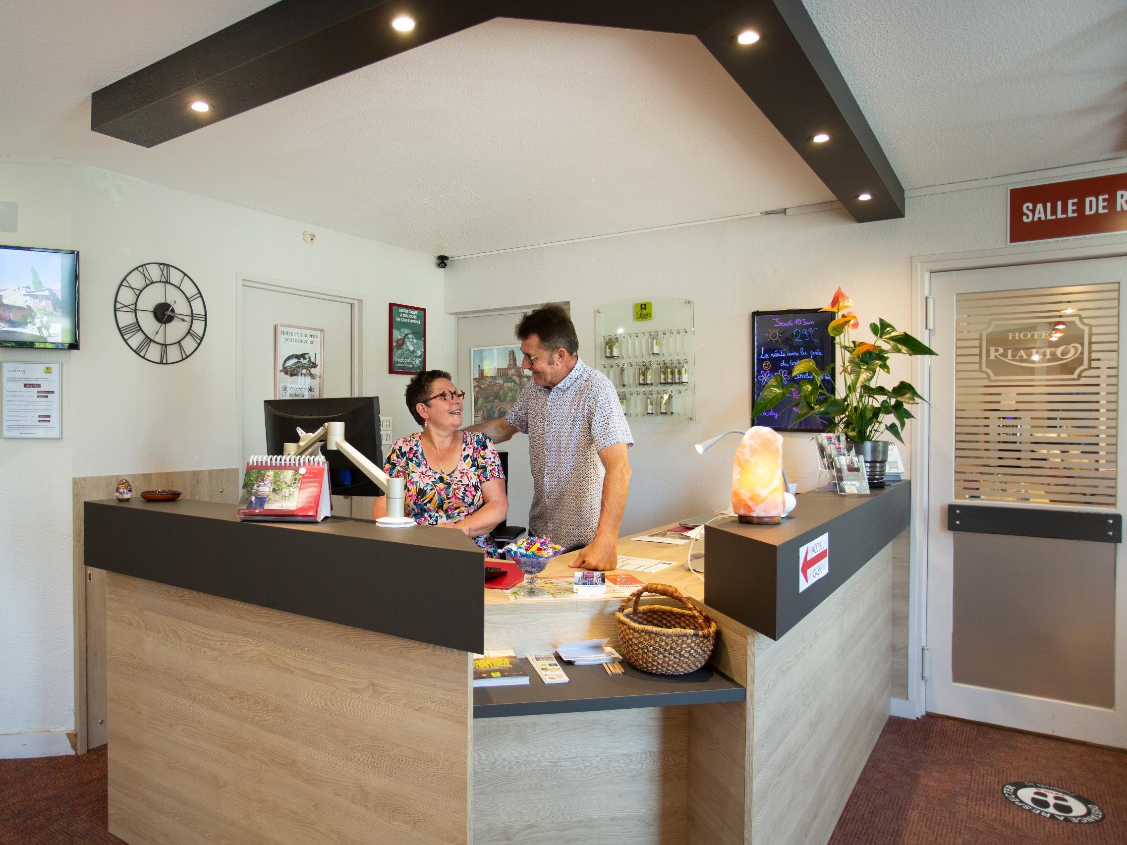 Logis Hotel- Hotel Restaurant Le Rialto Le Sequestre Kültér fotó