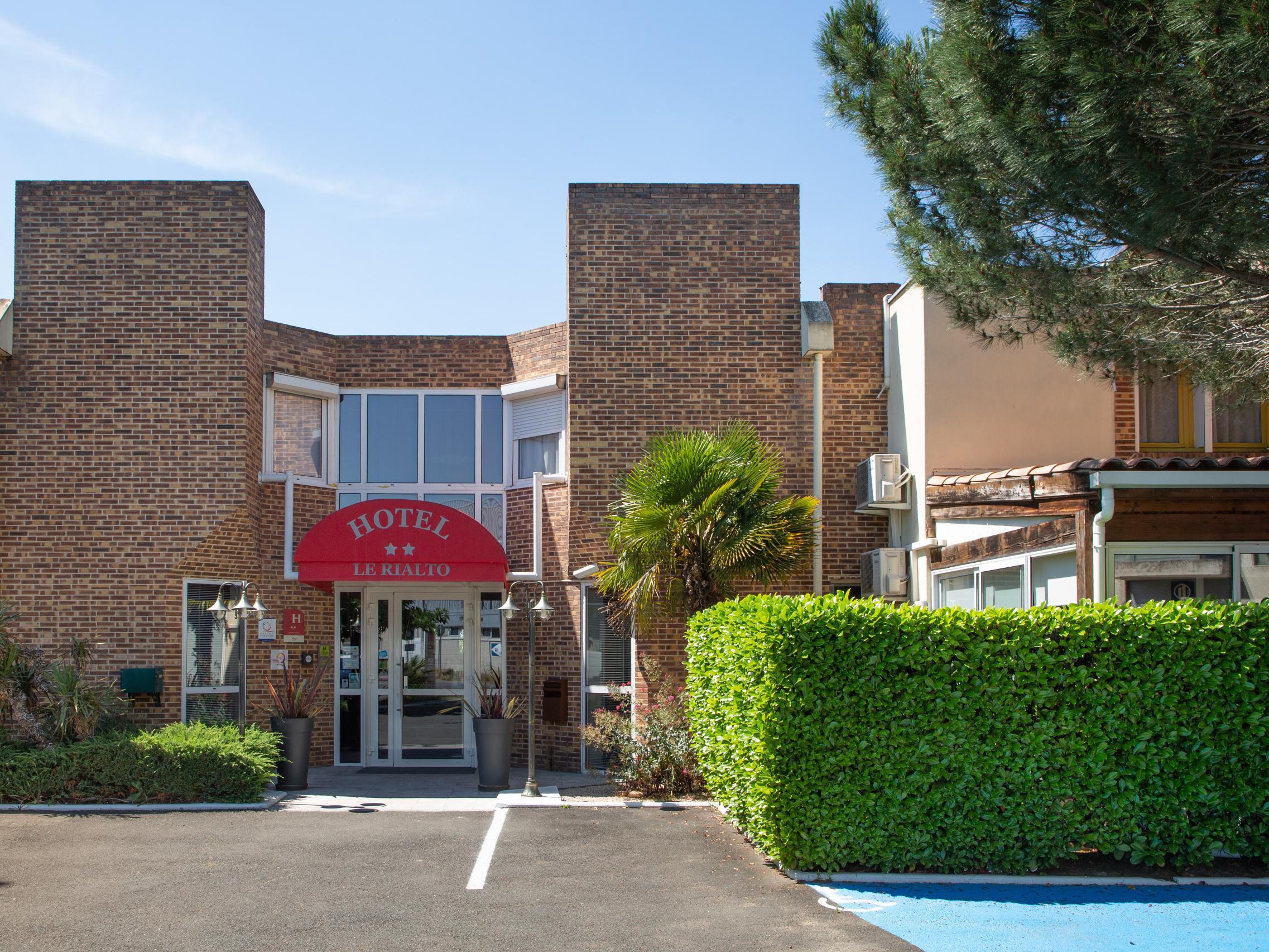 Logis Hotel- Hotel Restaurant Le Rialto Le Sequestre Kültér fotó
