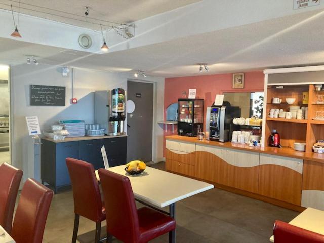 Logis Hotel- Hotel Restaurant Le Rialto Le Sequestre Kültér fotó