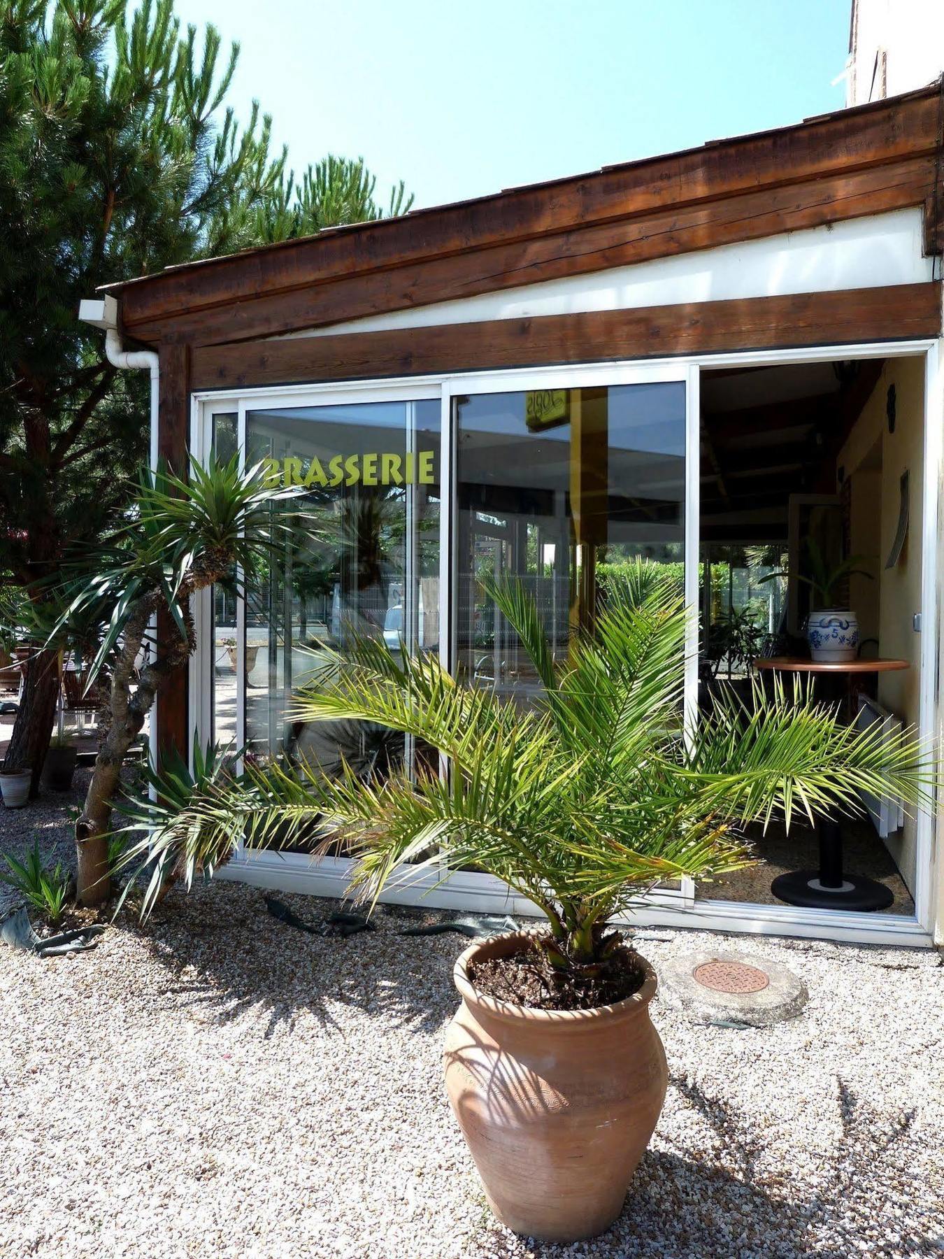 Logis Hotel- Hotel Restaurant Le Rialto Le Sequestre Kültér fotó