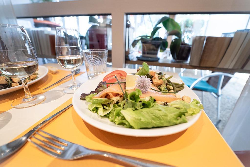 Logis Hotel- Hotel Restaurant Le Rialto Le Sequestre Kültér fotó