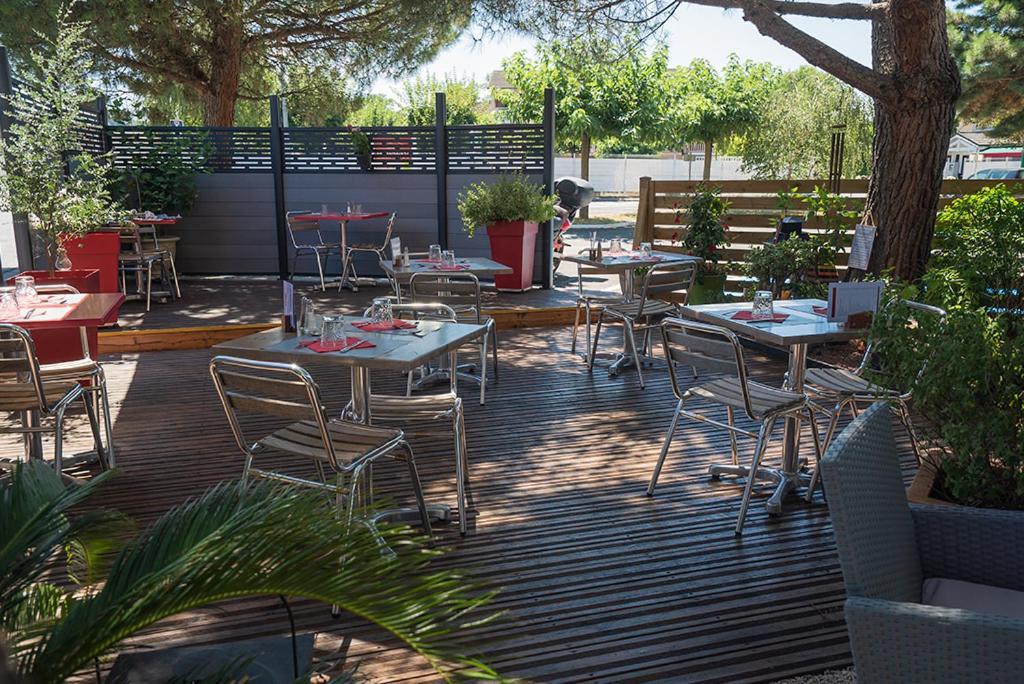 Logis Hotel- Hotel Restaurant Le Rialto Le Sequestre Kültér fotó